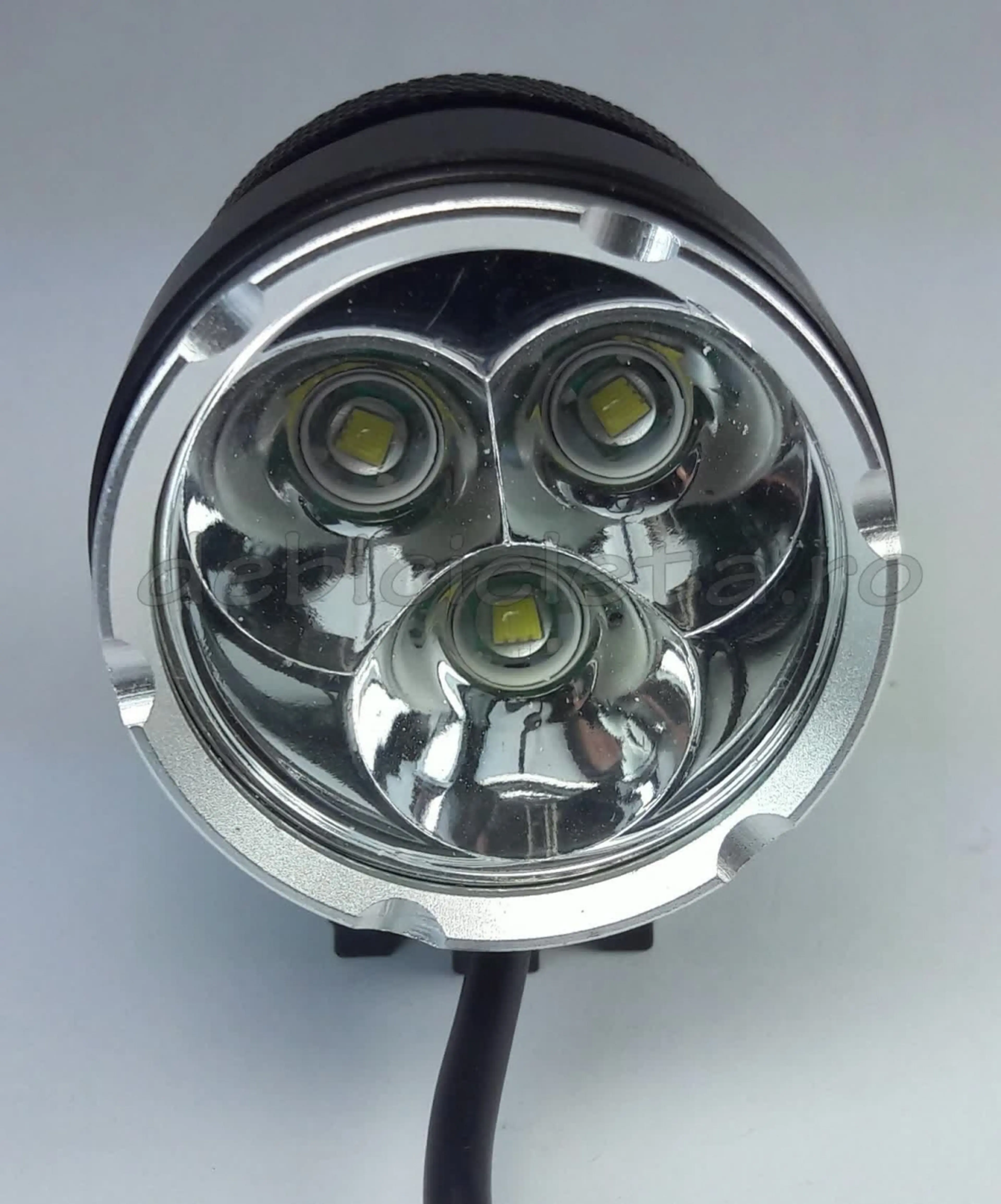 3. Far lanterna bicicleta CREE XM-L T6 3 LED 3800 Lumeni