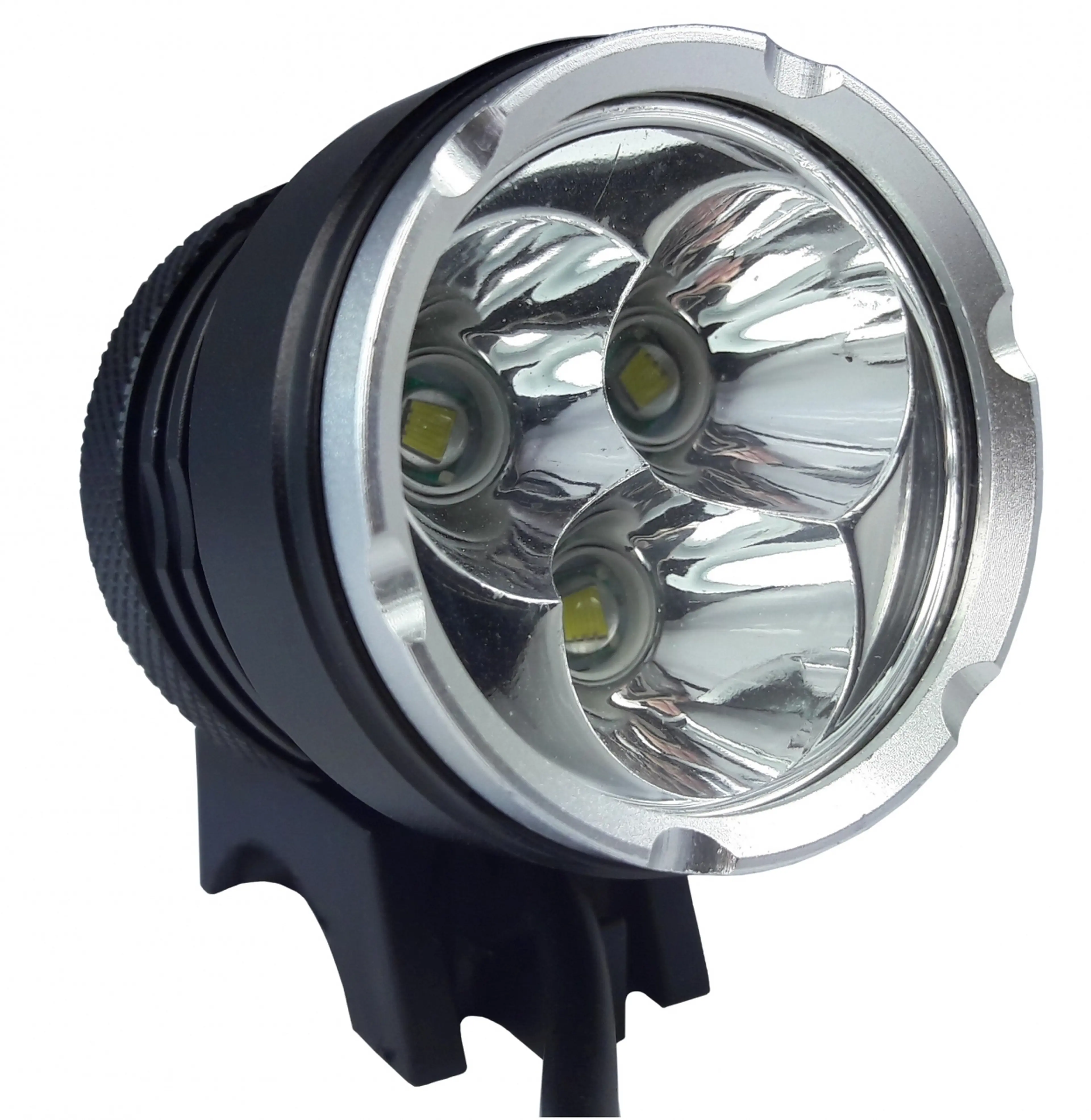 1. Far lanterna bicicleta CREE XM-L T6 3 LED 3800 Lumeni