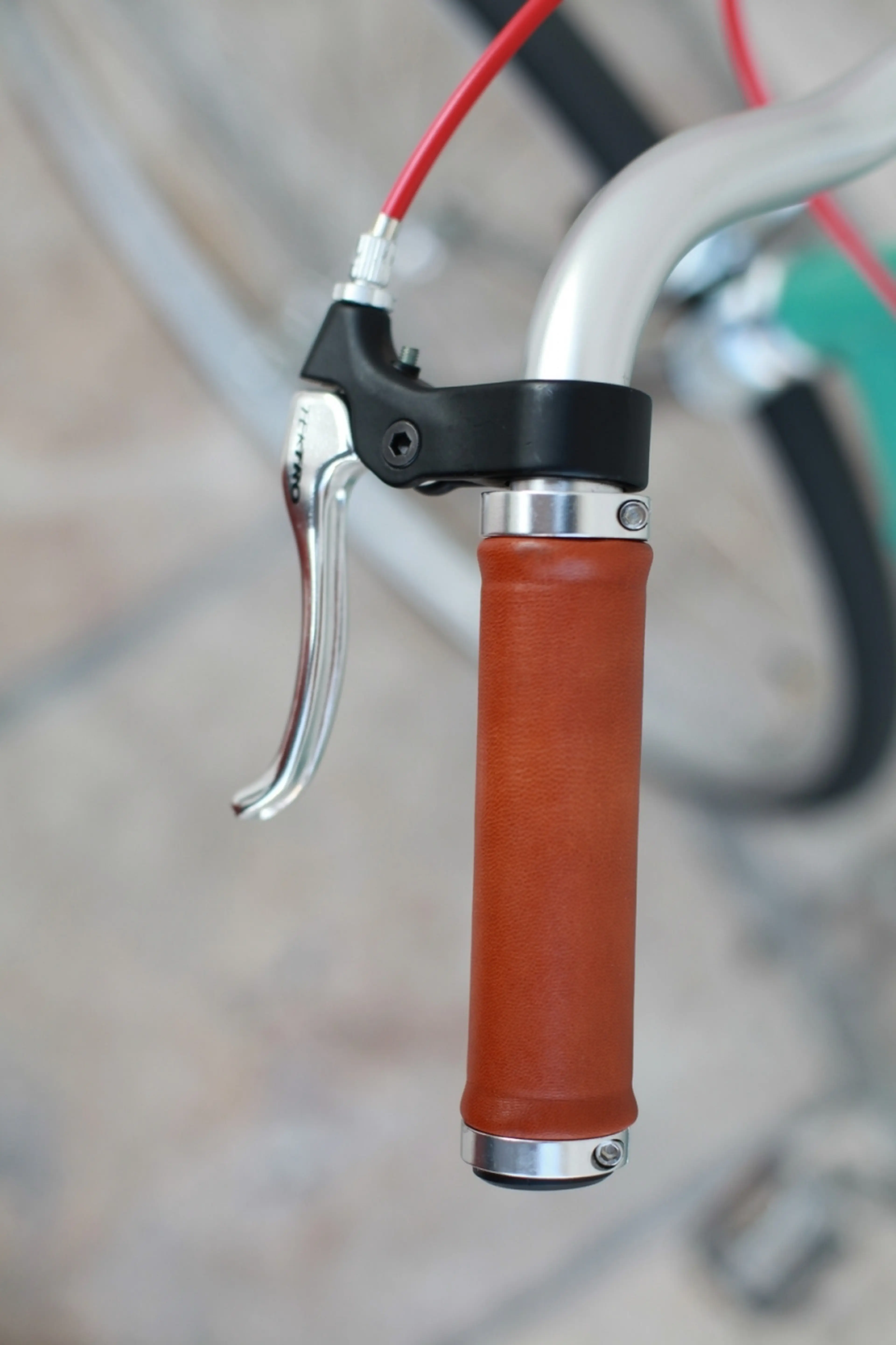 2. Mansoane ghidon bicicleta lock-on piele naturala