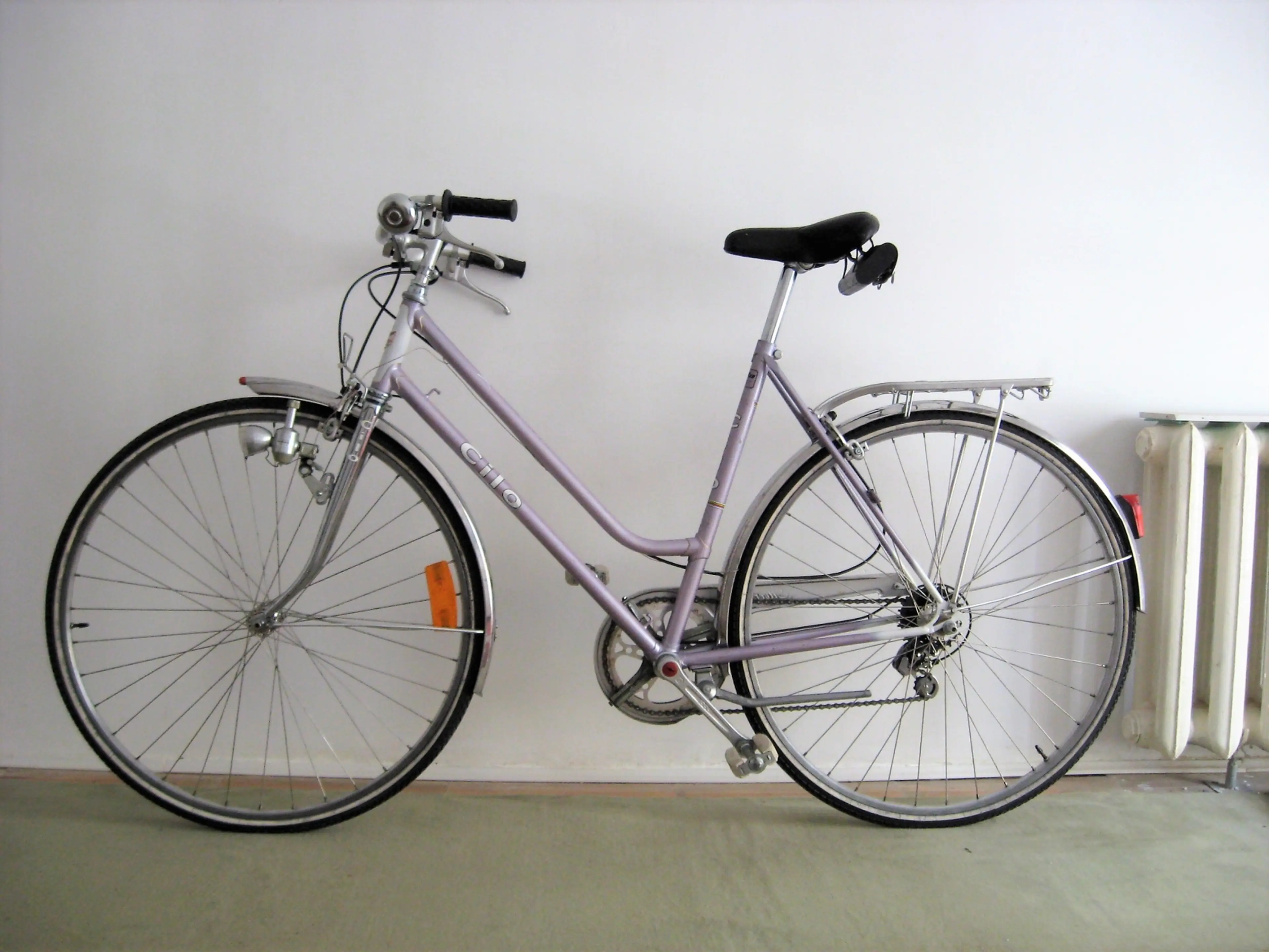 5. Bicicleta cursiera de dama CILO