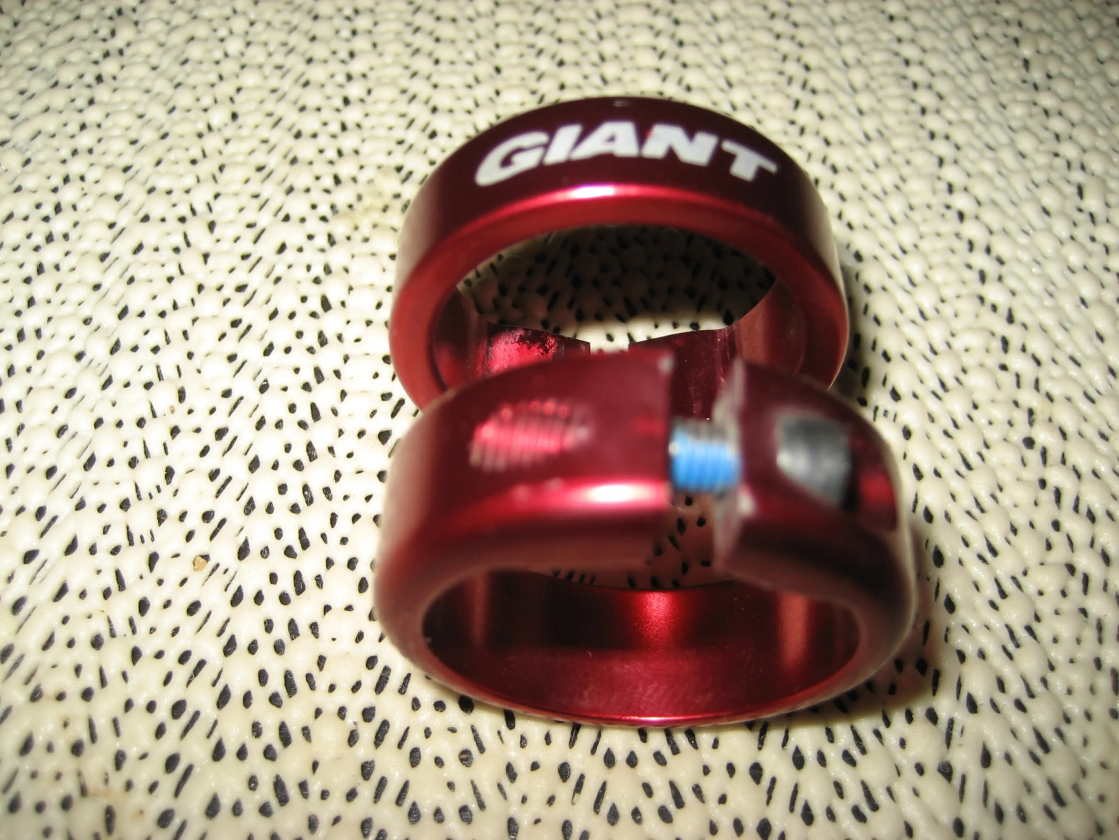 1. GIANT - Inele mansoane Lock-on - rosii