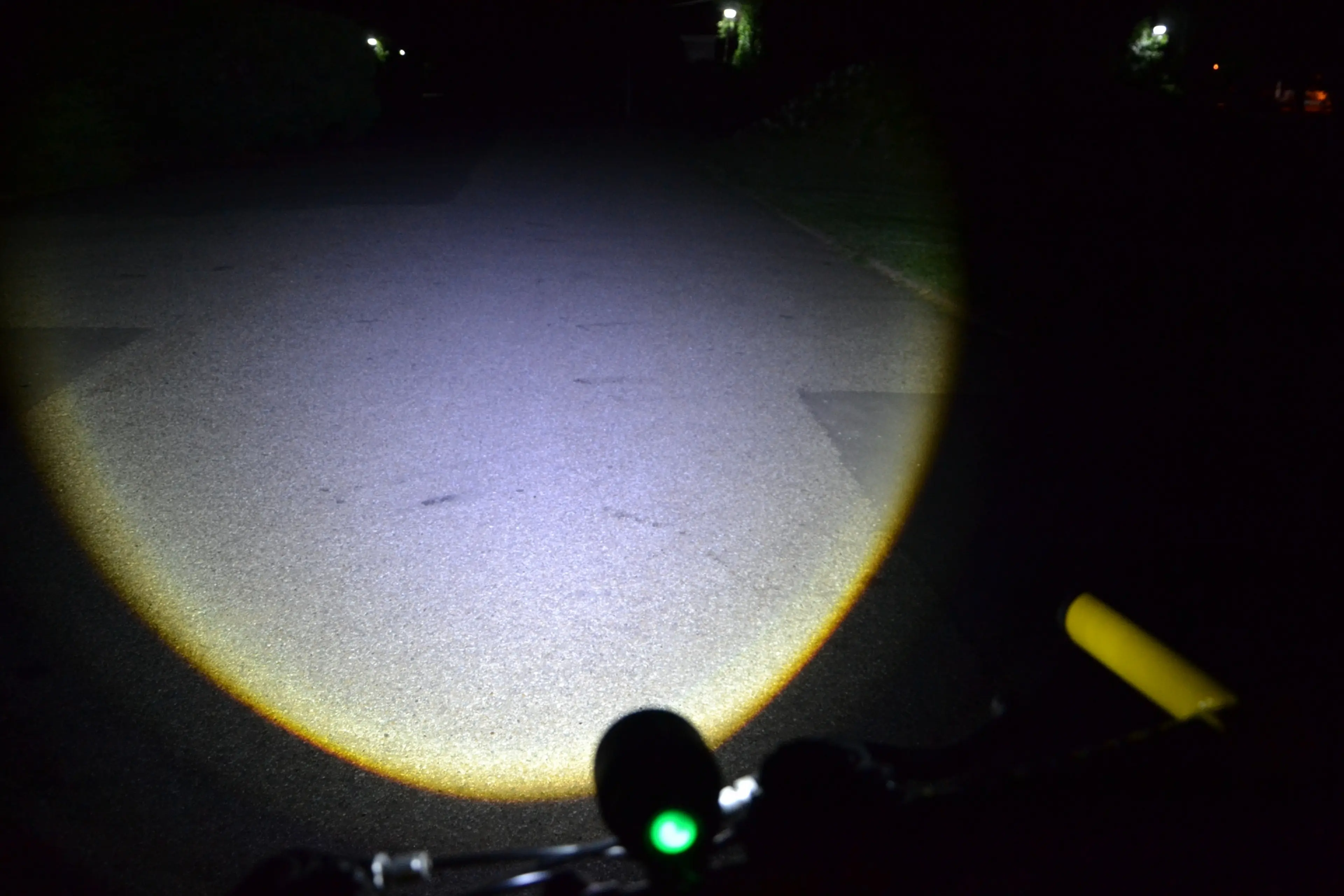 7. Far lanterna bicicleta LED CREE XM-L U2 Zoom cu lupa