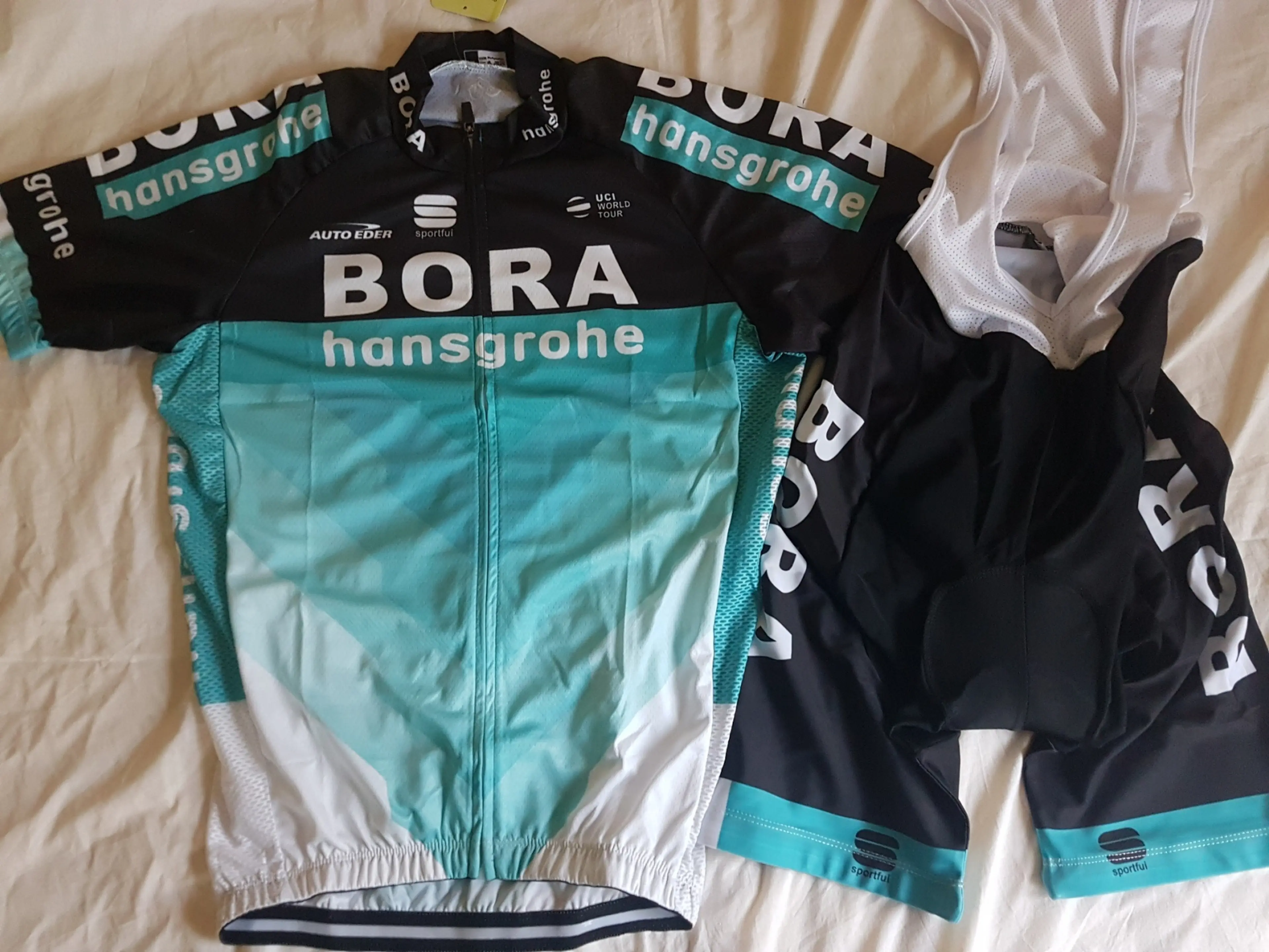 Image Echipament ciclism Bora Hansgrohe 2019 set pantaloni tricou NOU