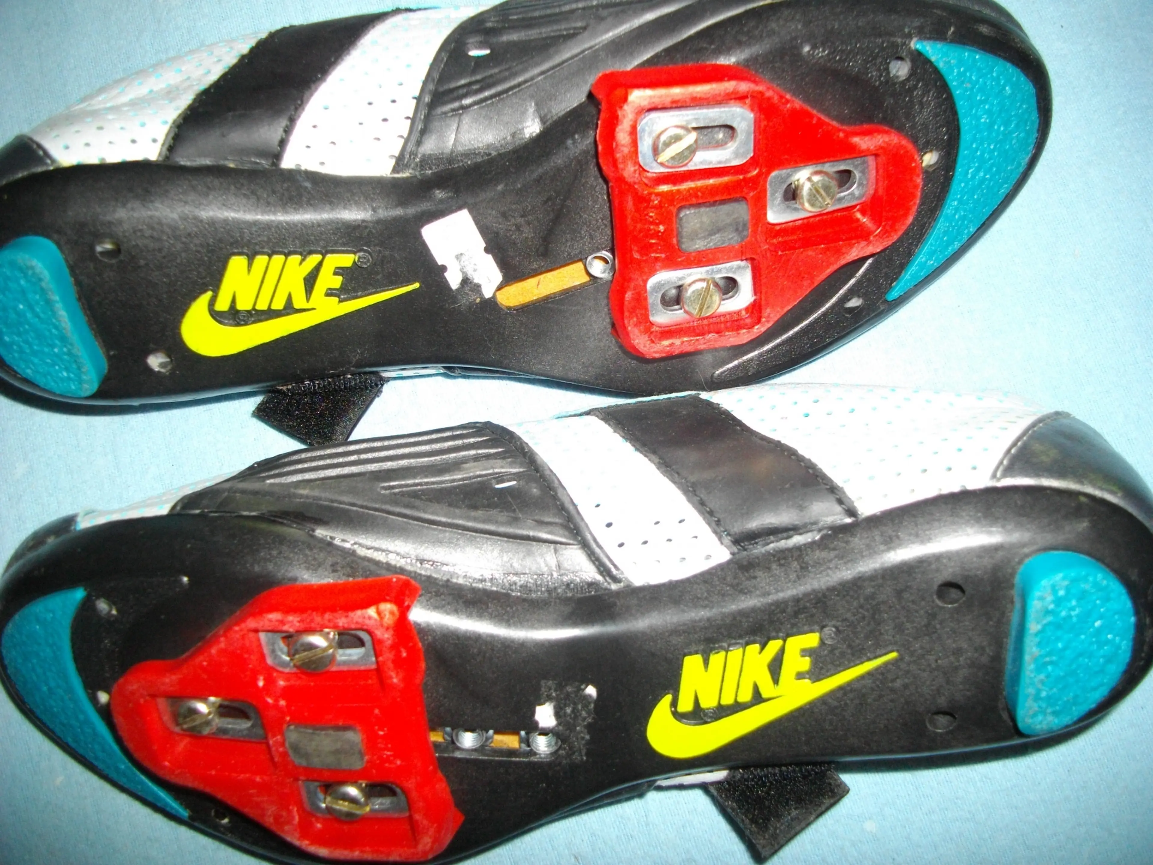 3. De cursiera Nike access, NOI