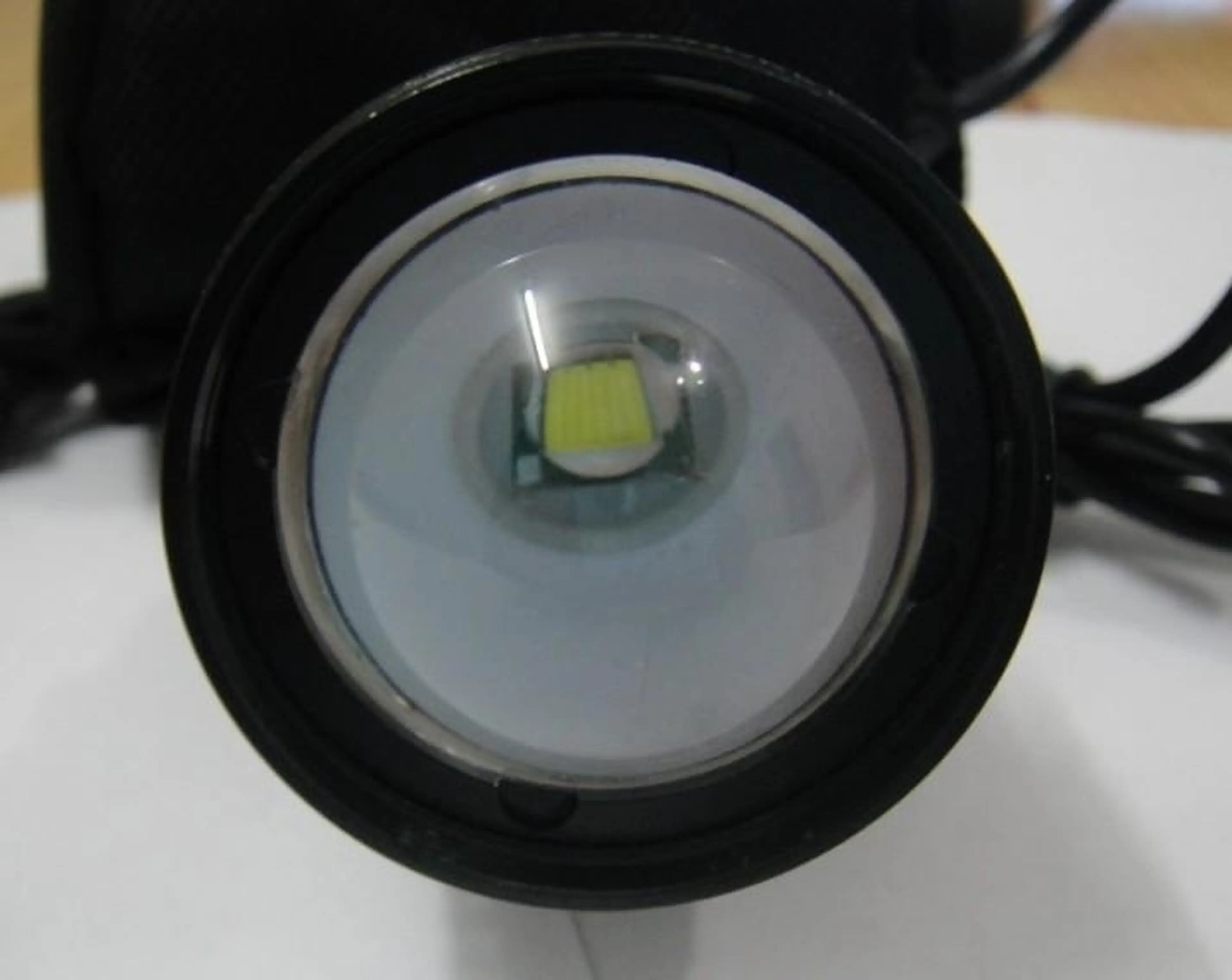 3. Far lanterna bicicleta LED CREE XM-L U2 Zoom cu lupa
