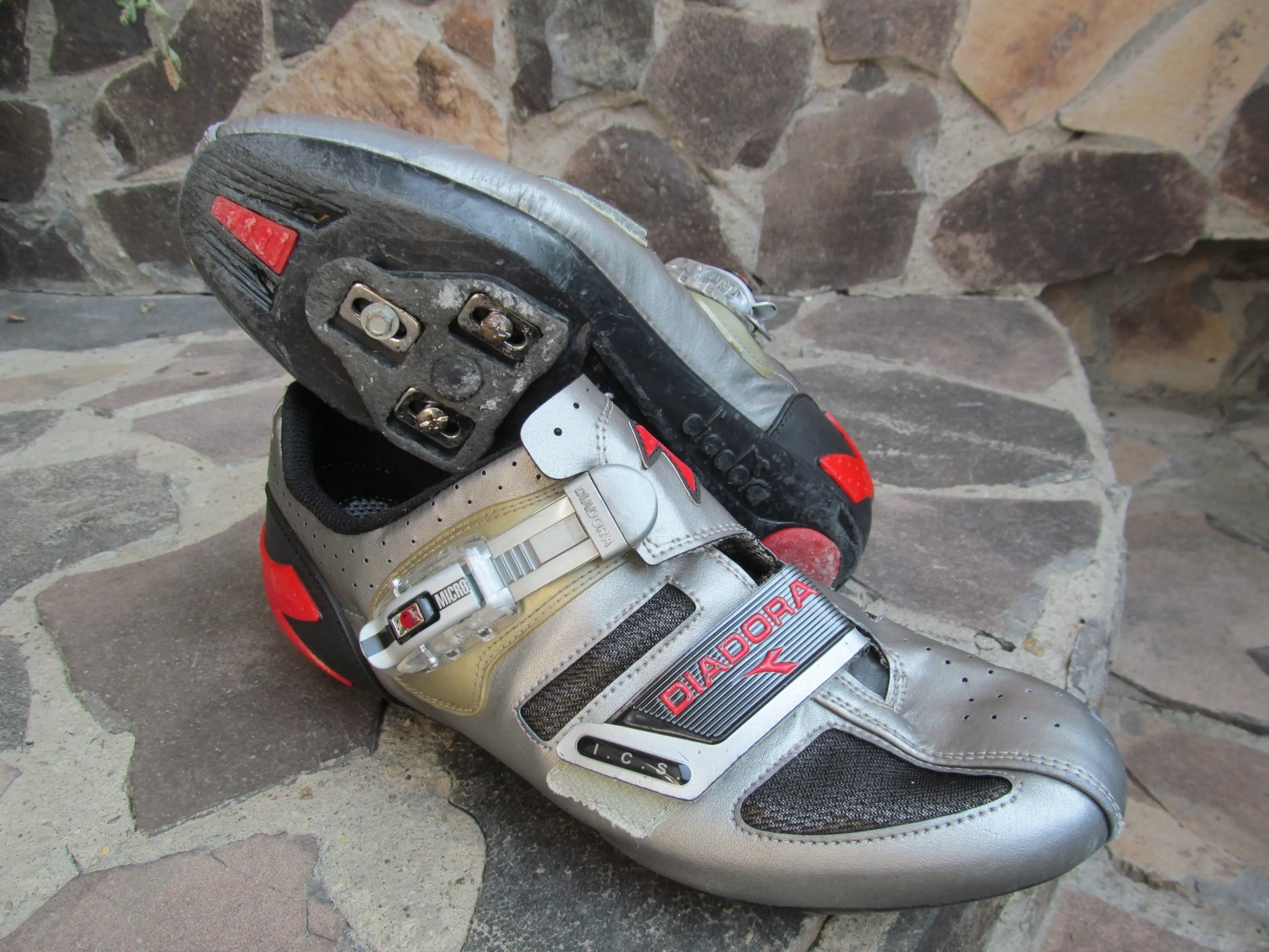 1. Pantofi Diadora nr 43, 26 cm