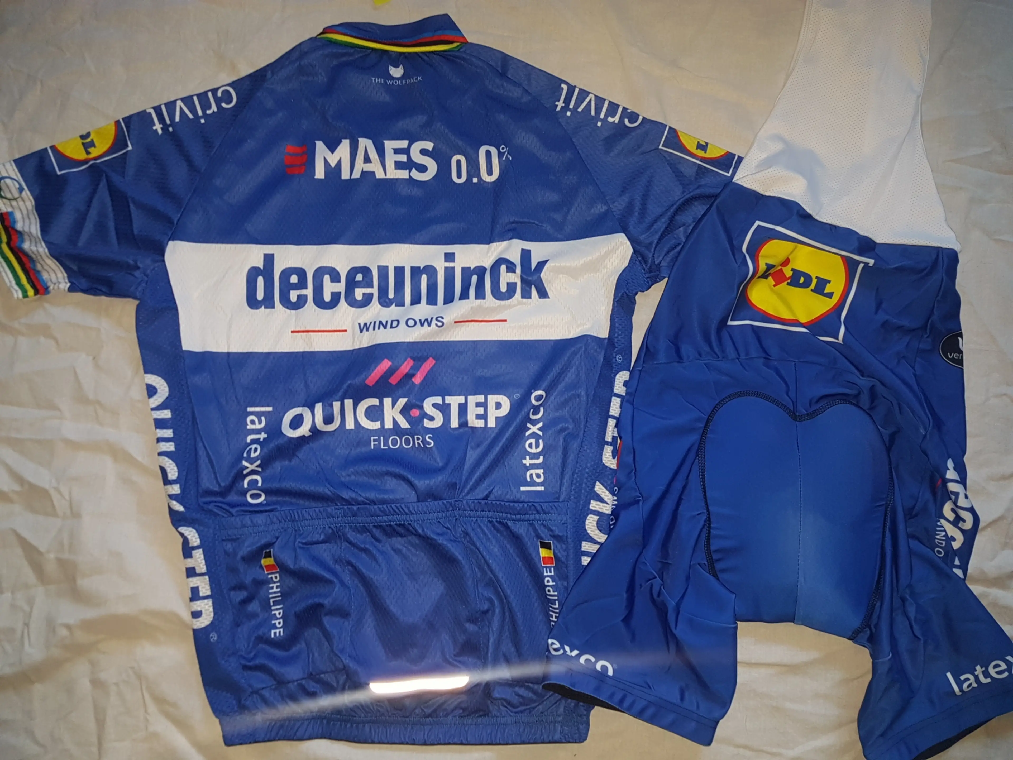 2. Echipament ciclism Deceuninck Quick Step quickstep 2019 NOU set tricou pantalon