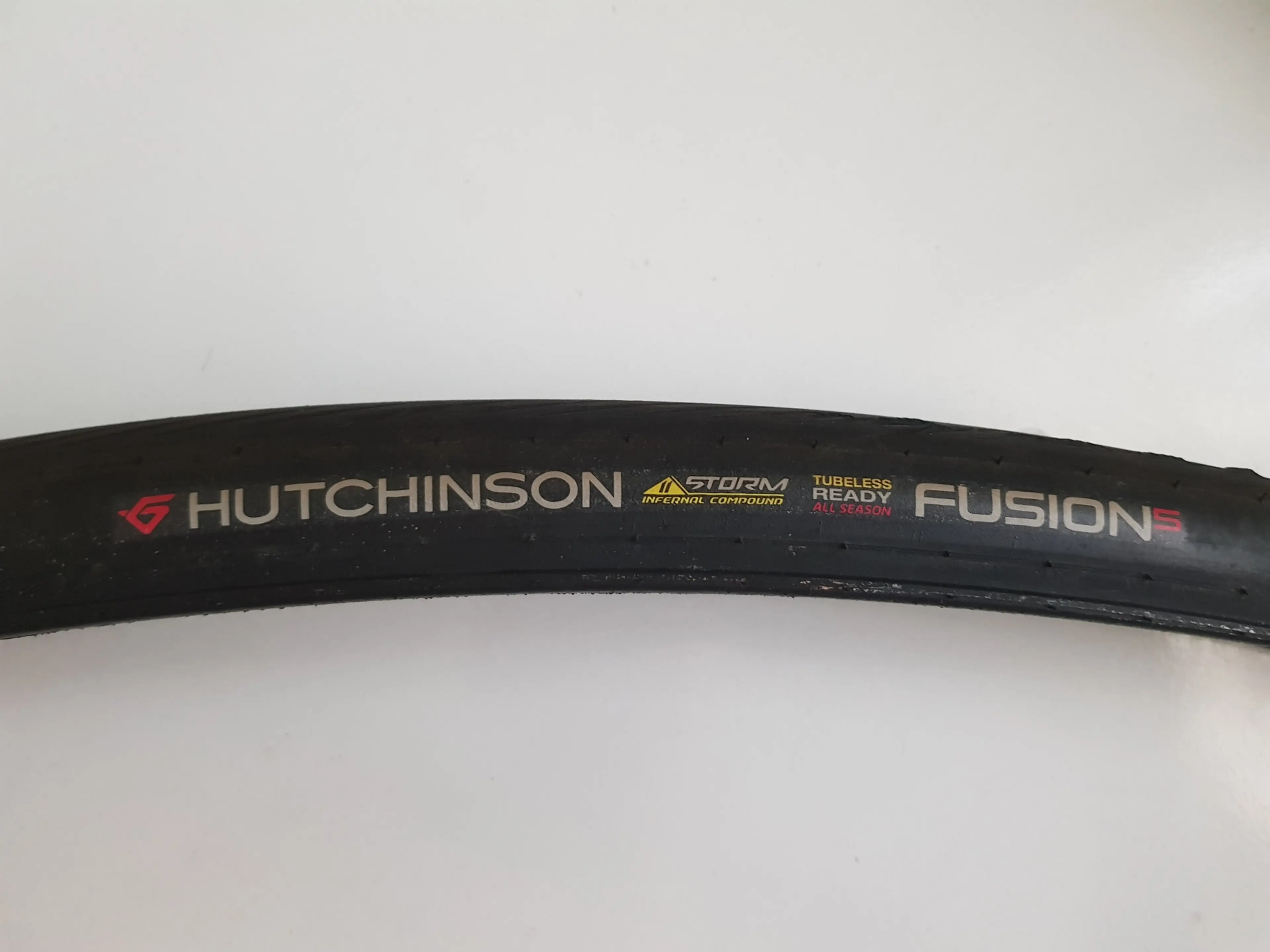 Image Vând cauciucuri tubeless Hutchinson Fusion 5 All SeasonTLR 700×28