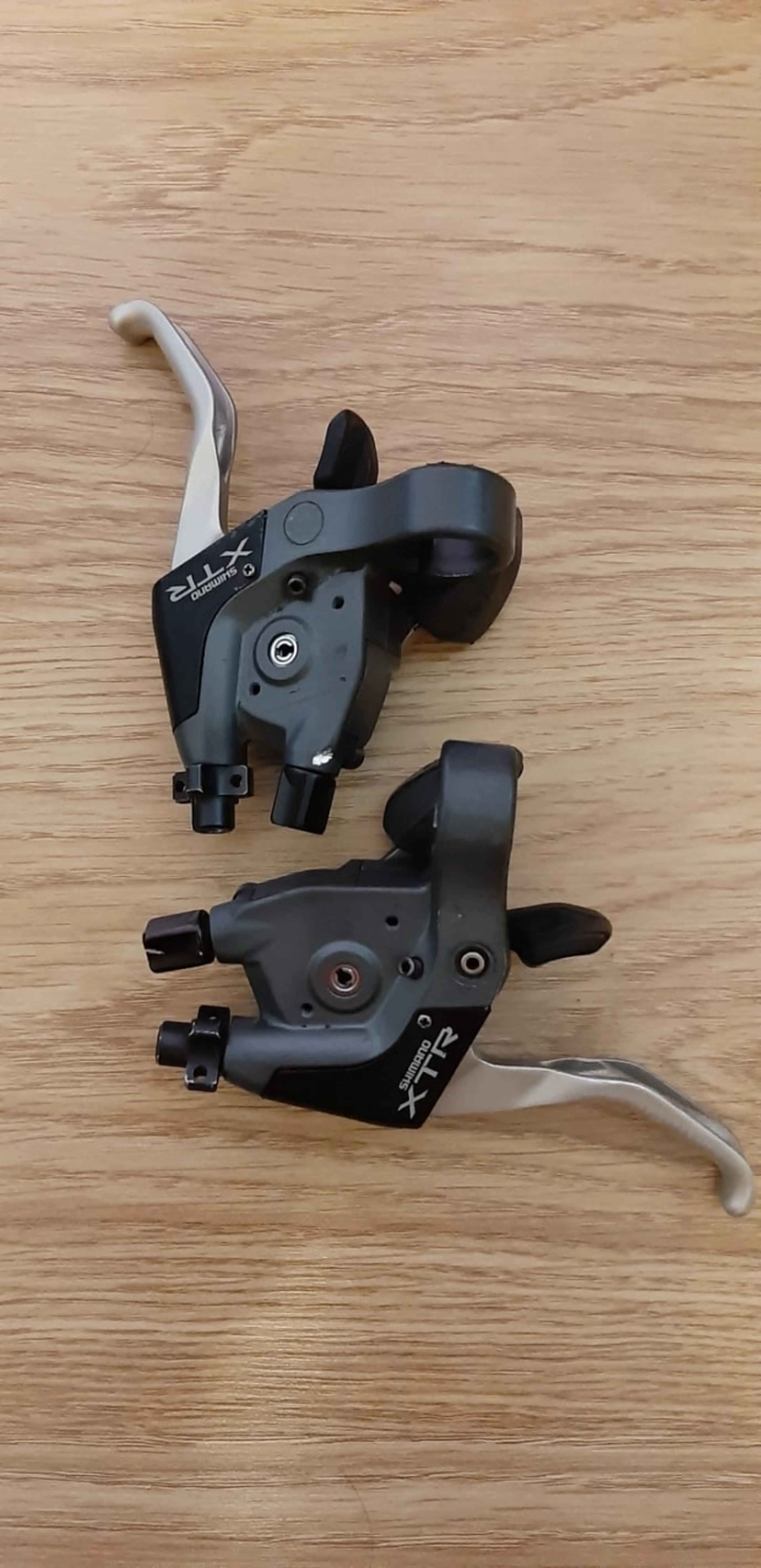 Image Manetw Shimano XTR ST M-951 8speed dual control shifter