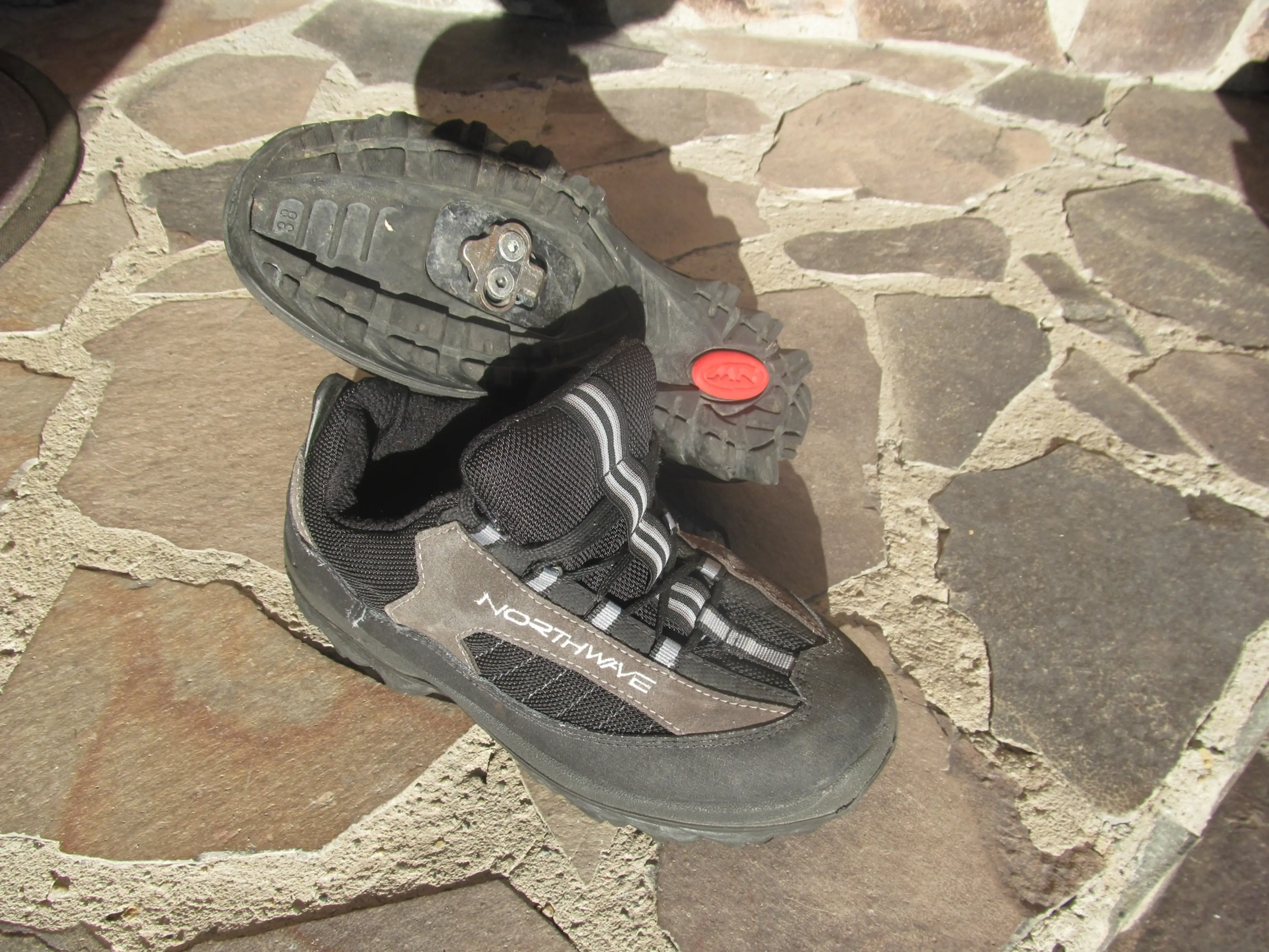 1. Pantofi NorthWave nr 38, 24 cm