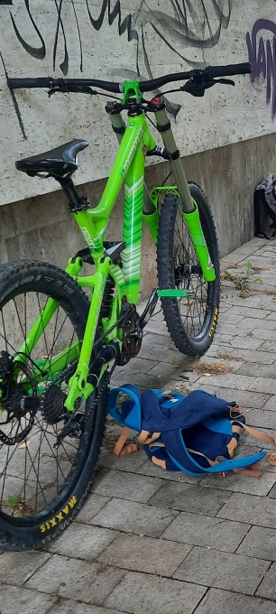 Bicicleta downhill second hand deals