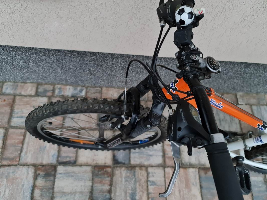 Countryside Torrent Insanity Vand Bicicleta MTB KONA, copii 7-10 ani, perfecta stare, echipare Shimano - Biciclete second hand - Bazar DirtBike.ro Countryside Torrent Insanity Vand Bicicleta MTB KONA, copii 7-10 ani, perfecta stare, echipare Shimano - Biciclete second hand - Bazar DirtBike.ro
