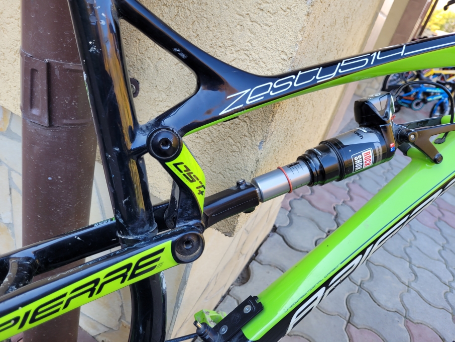 Slander Sophie Really Bascula bicicleta Lapierre zesti 514 carbon - Biciclete second hand - Bazar DirtBike.ro Slander Sophie Really Bascula bicicleta Lapierre zesti 514 carbon - Biciclete second hand - Bazar DirtBike.ro