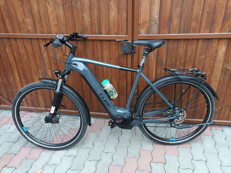 cube travel hybrid 400