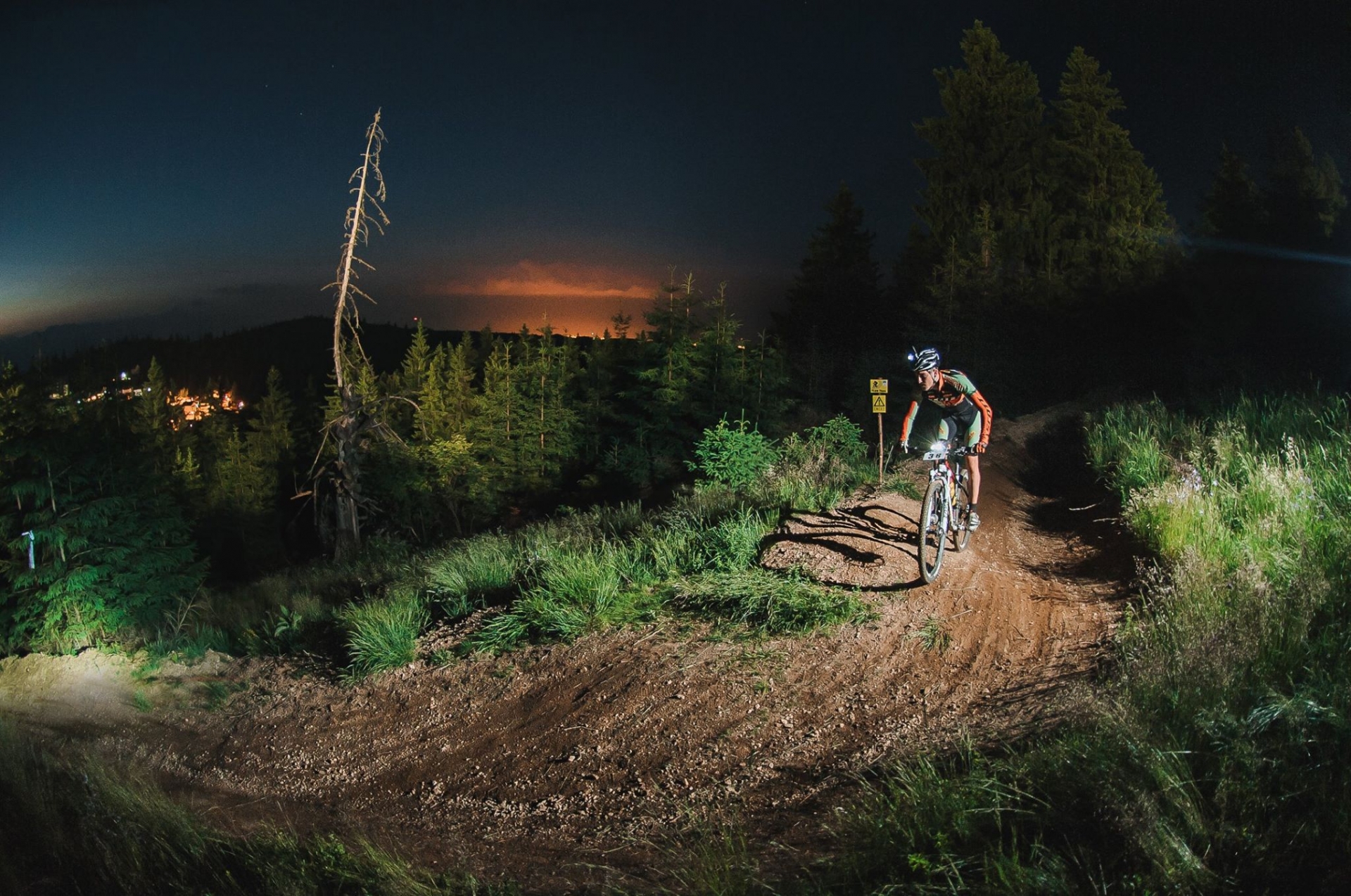 Arena Platoș Progression Session & Camp Sauvage Party
