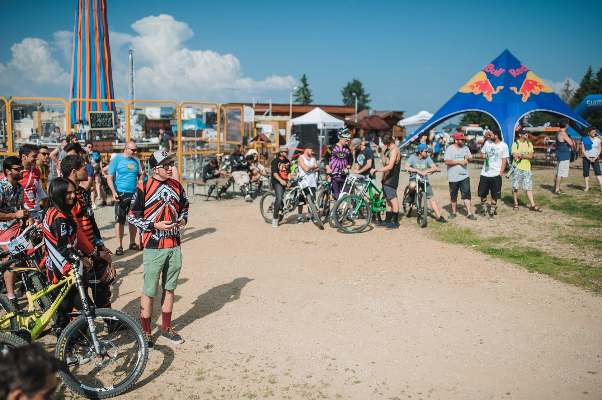 Arena Platoș Progression Session & Camp Sauvage Party