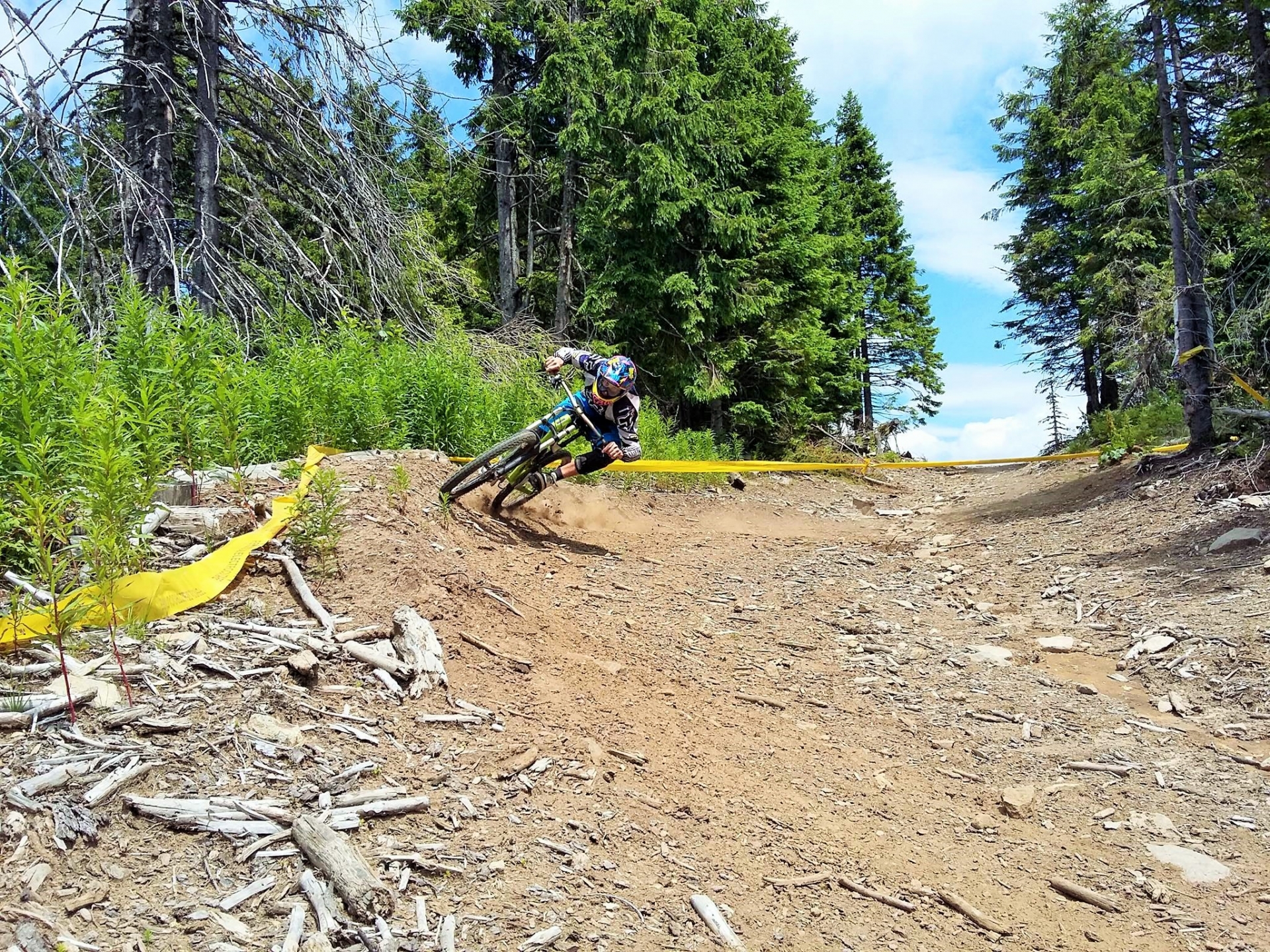 CND #4 Harghita Downhill: tot ce trebuie să știi (și ceva în plus!)