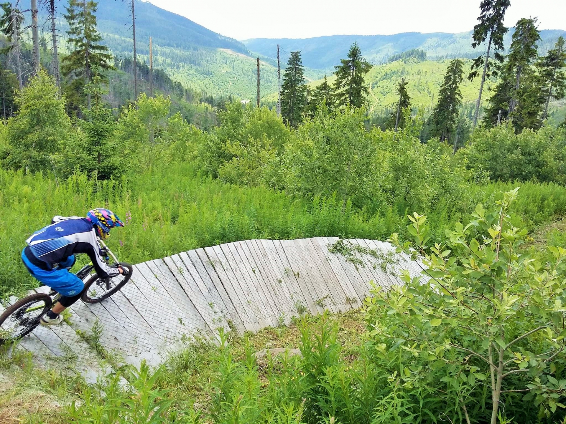 CND #4 Harghita Downhill: tot ce trebuie să știi (și ceva în plus!)