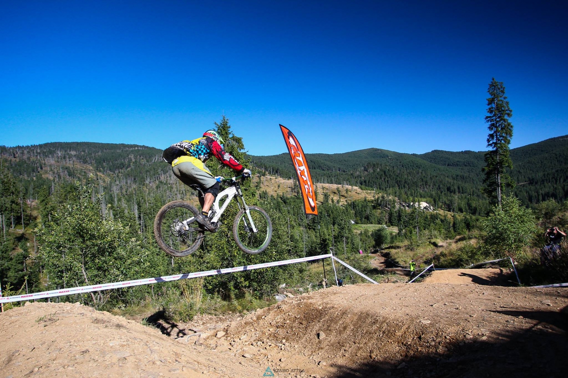 CND #4 Harghita Downhill: călătorie spre centrul Ardealului