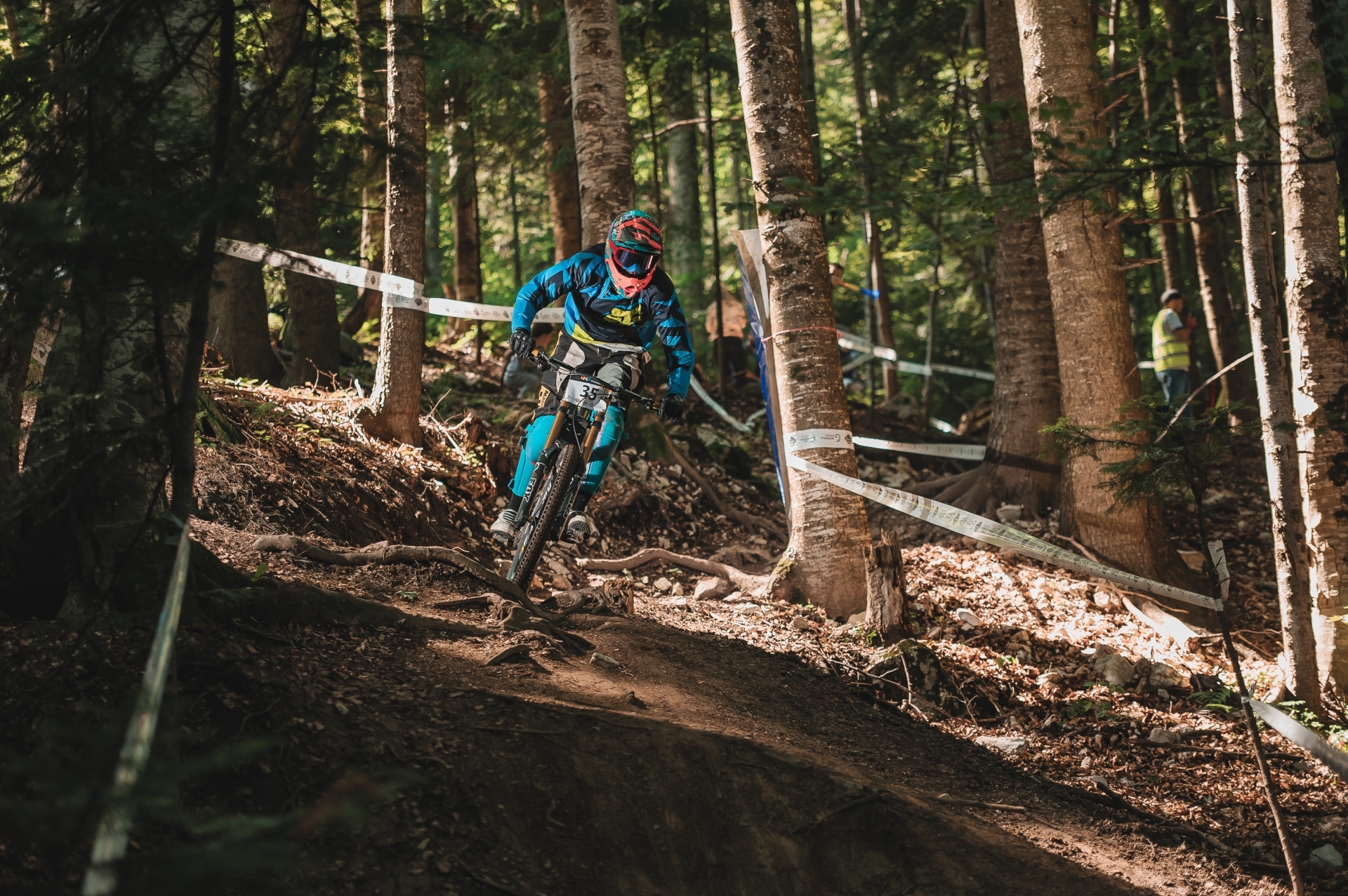 Campionatul Național de Downhill 2017: informații pe două voci