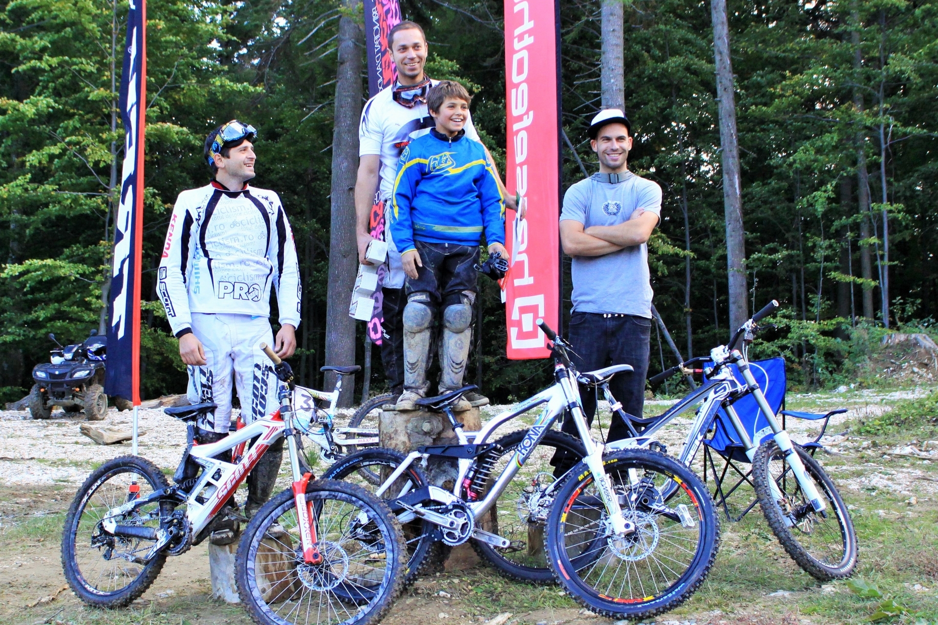 Campionatul Național de Downhill 2017: informații pe două voci