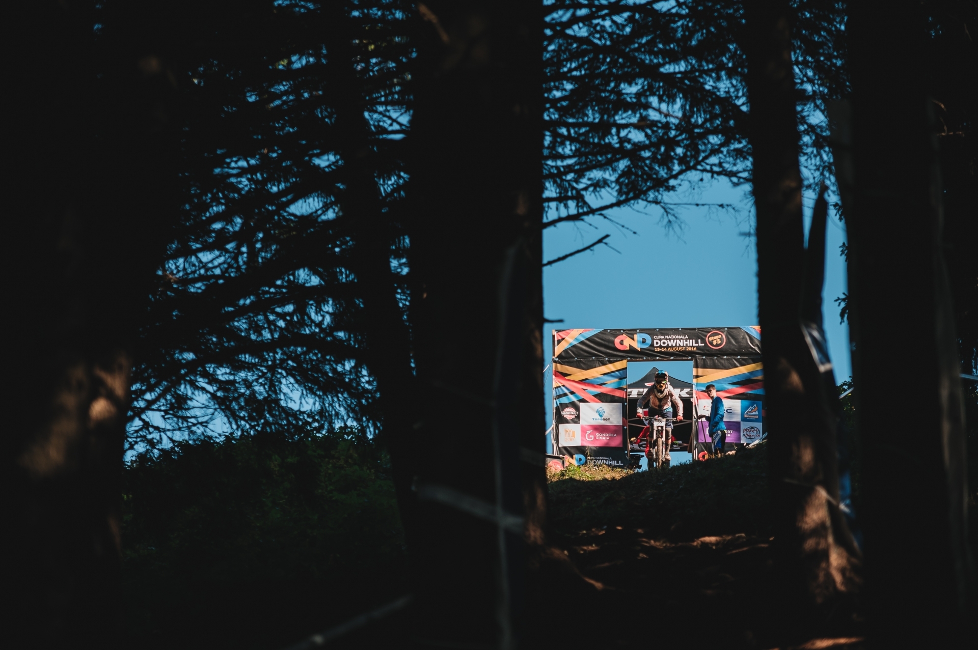Campionatul Național de Downhill 2017: informații pe două voci