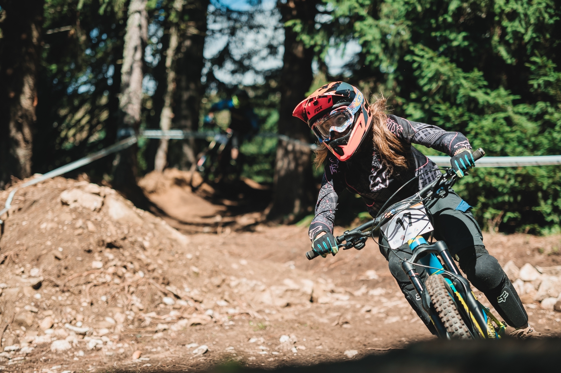 Campionatul Național de Downhill 2017: informații pe două voci
