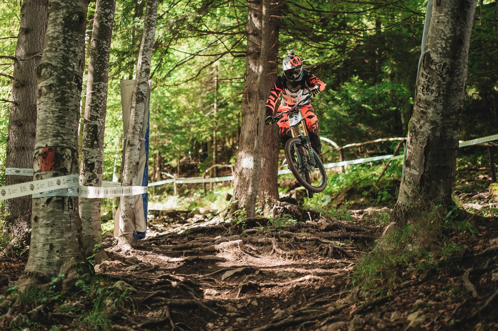 Campionatul Național de Downhill 2017: informații pe două voci