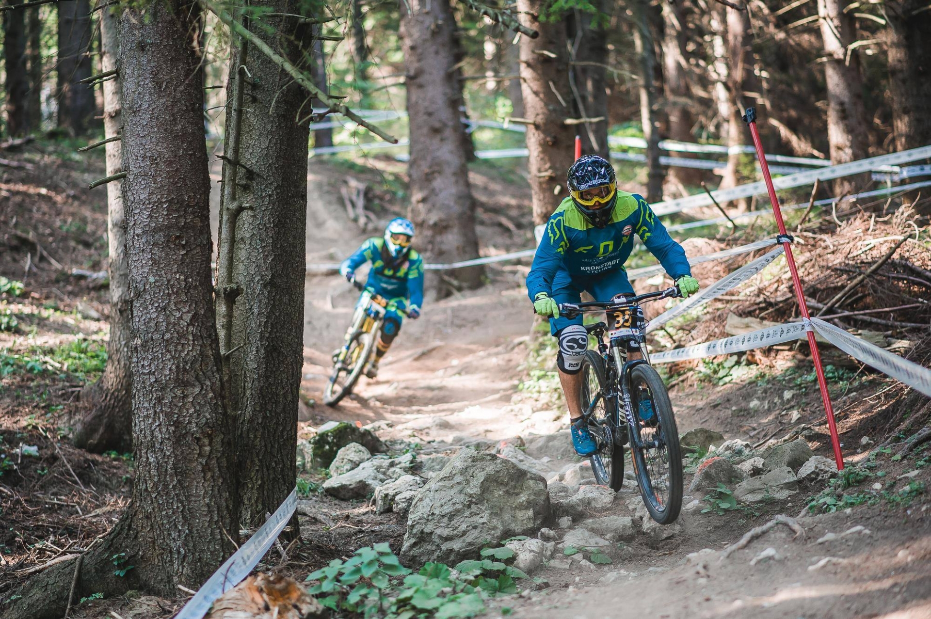 Campionatul Național de Downhill 2018: un joint-venture surprinzător cu valențe balcanice