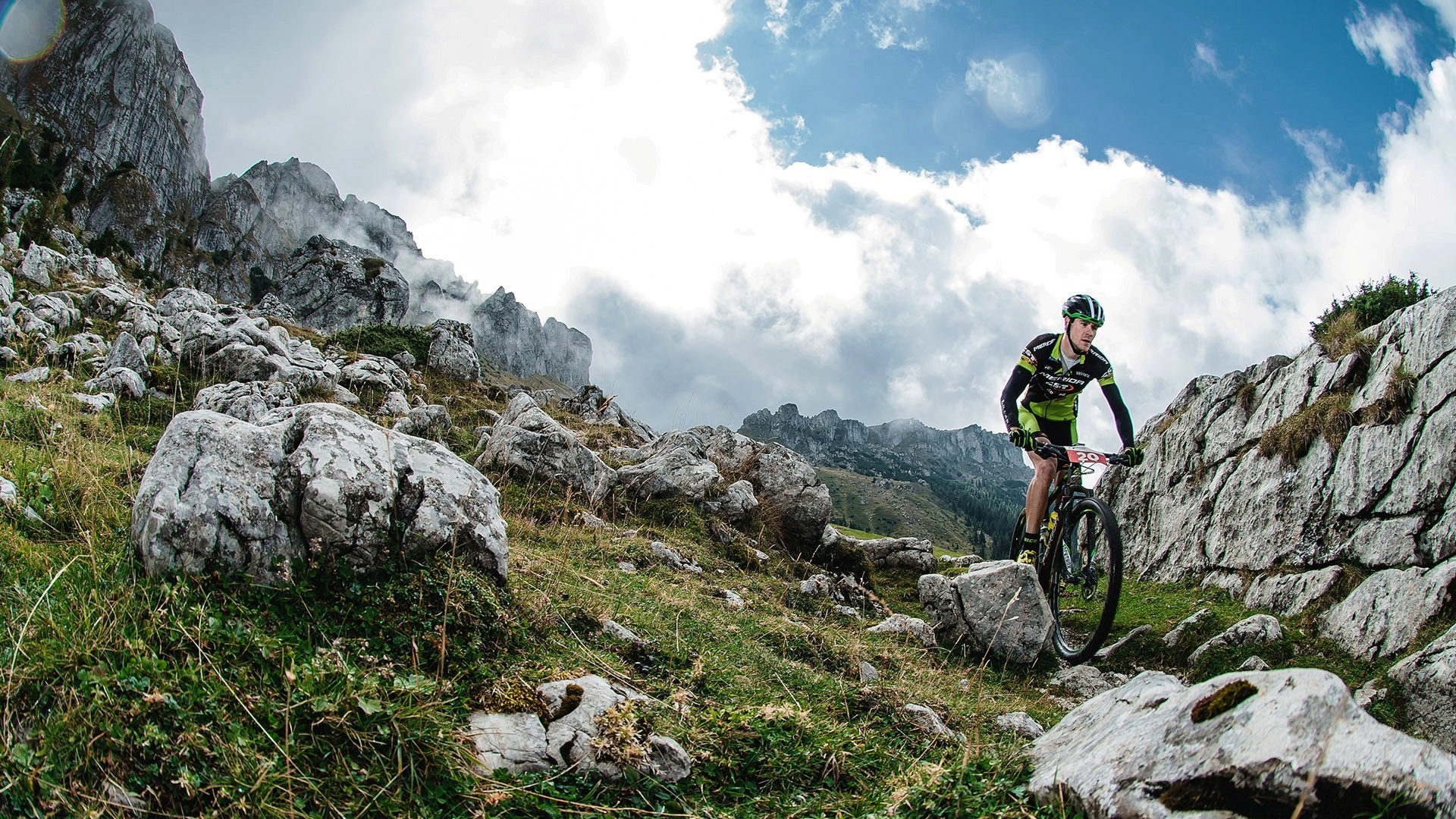 Cicliști din 25 de țări vor concura la Carpathian MTB Epic 2018