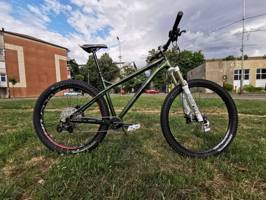 Ragley Marley Chameleon Green (L) Boost (MULLET - 27.5/29")