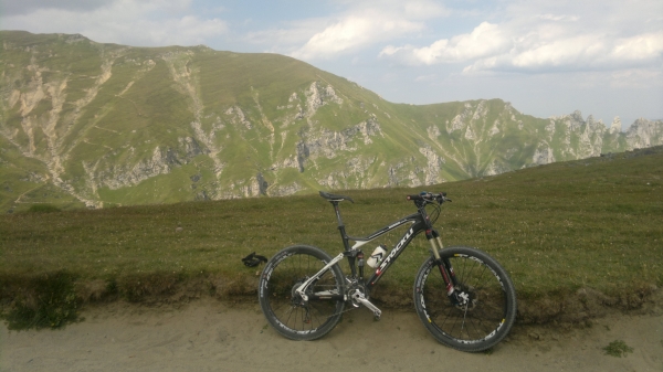 santa cruz v10/  focus thunder pro